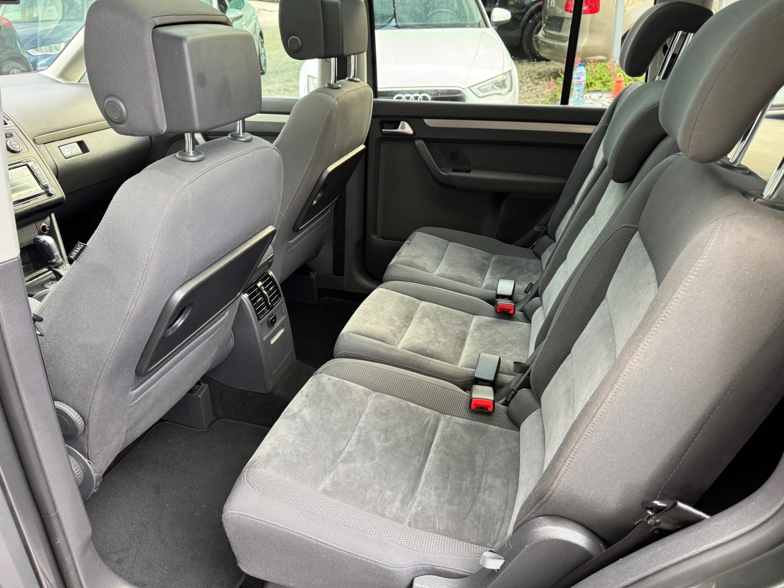 VW Touran 2.0TDI DSG* Highline - изображение 10