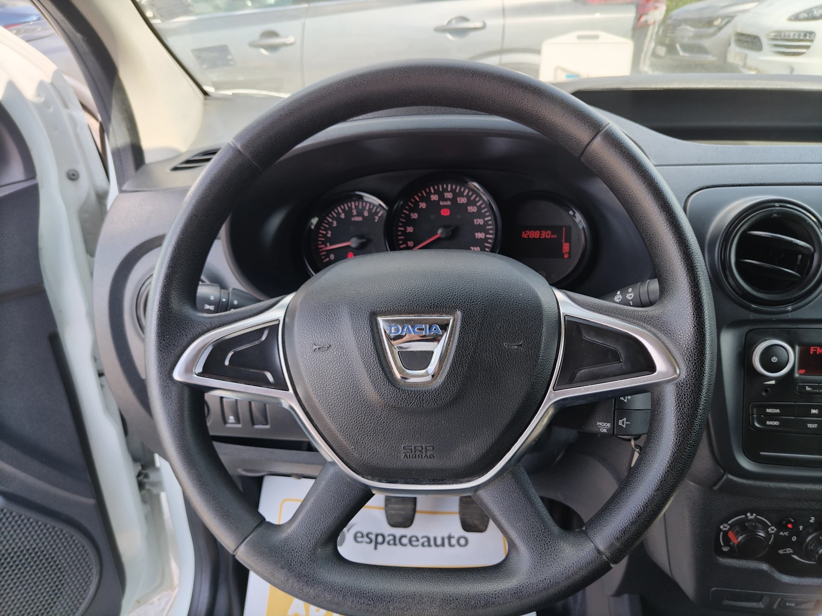 Dacia Dokker 1.6SCe/109к.с/Газ/Бензин - изображение 9