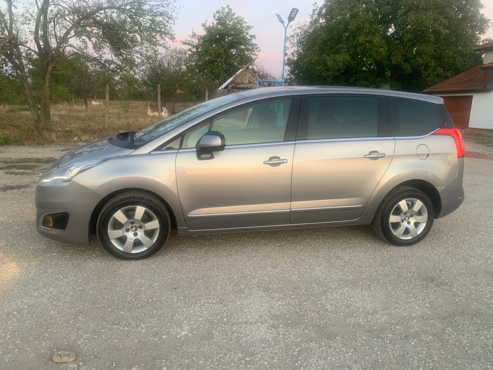 Peugeot 5008 1.6i-156к.с - изображение 3