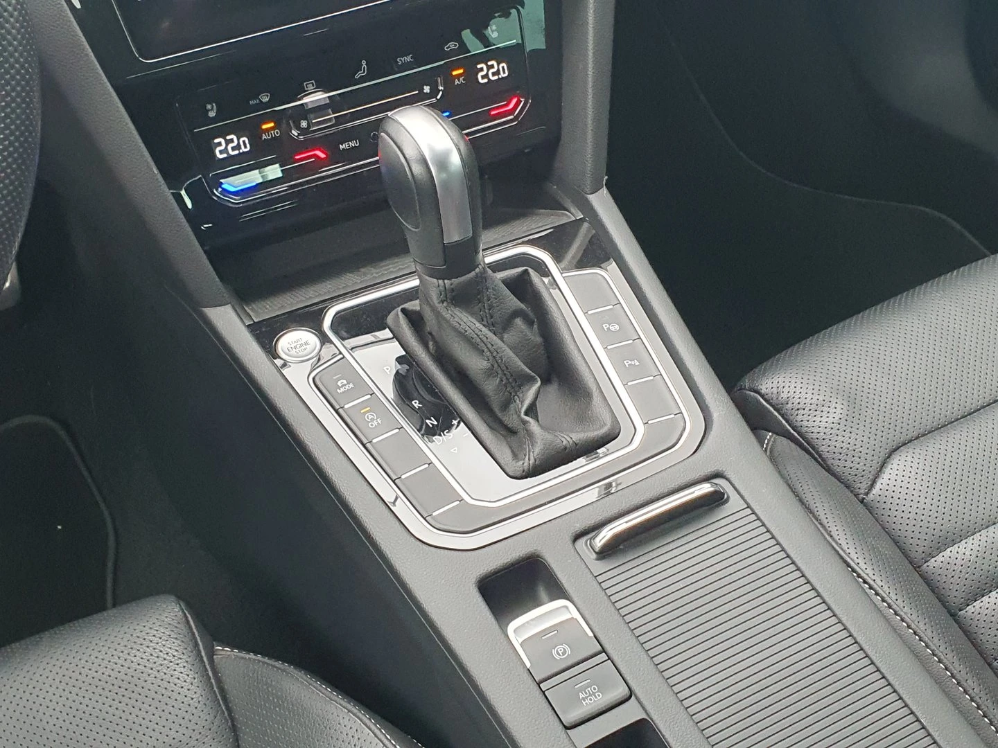 VW Passat 2.0TDI SCR 4MOT DSG | Mobile.bg � ����������� 15