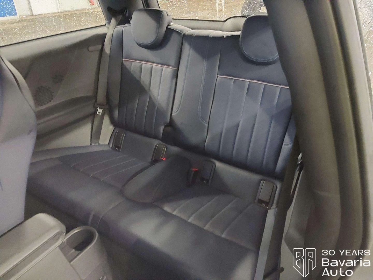 Mini Cooper C 1, 5 Steptronic Favoured Trim - изображение 8