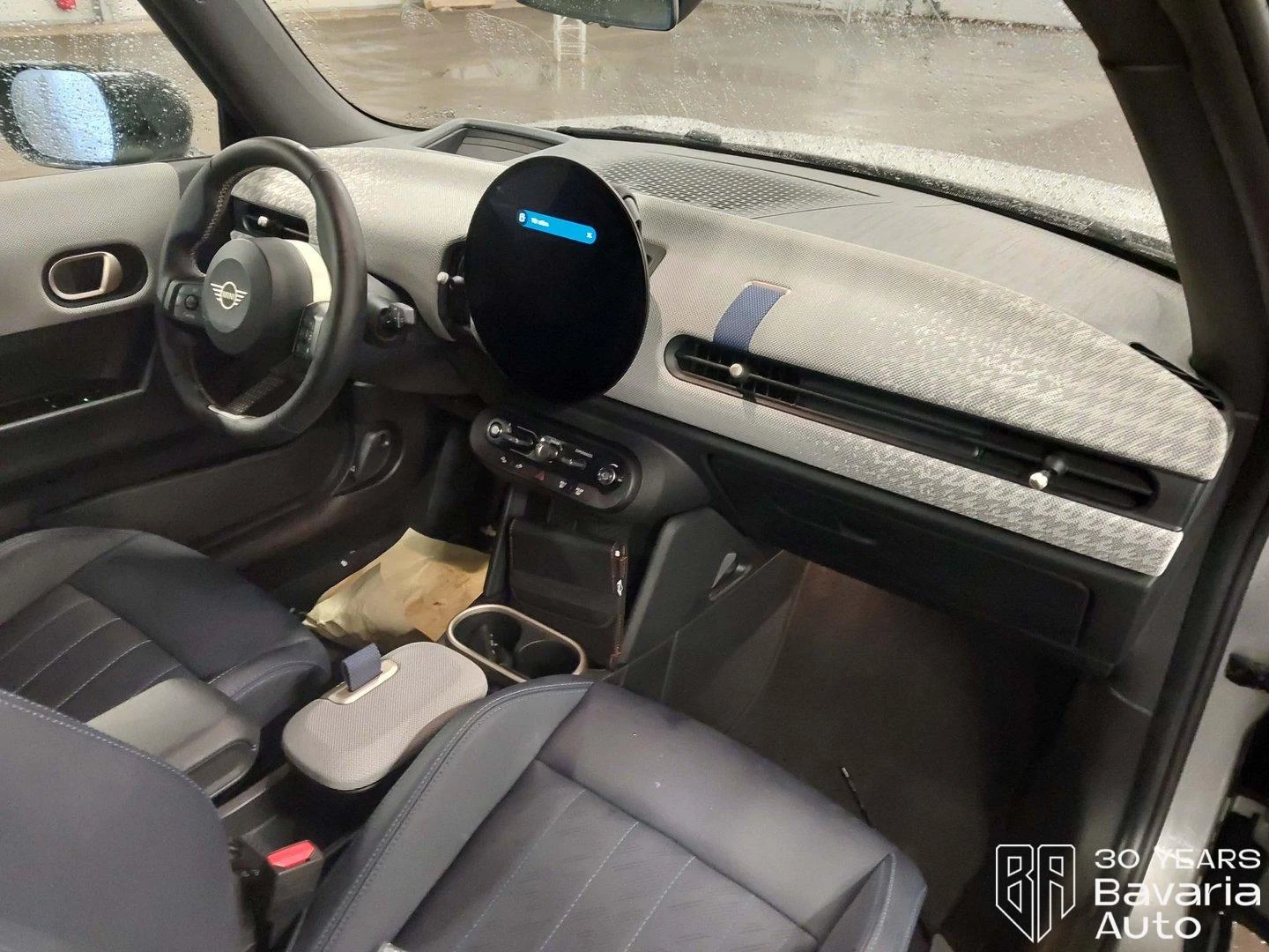 Mini Cooper C 1, 5 Steptronic Favoured Trim - изображение 6