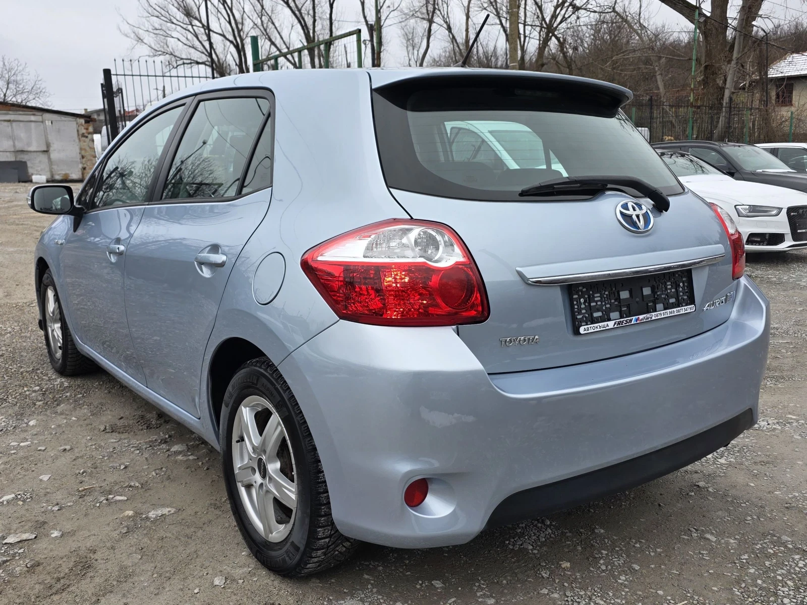 Toyota Auris 1.8 VVTI HYBRID 99 К.С. ФЕЙСЛИФТ / АВТОМАТ - изображение 3