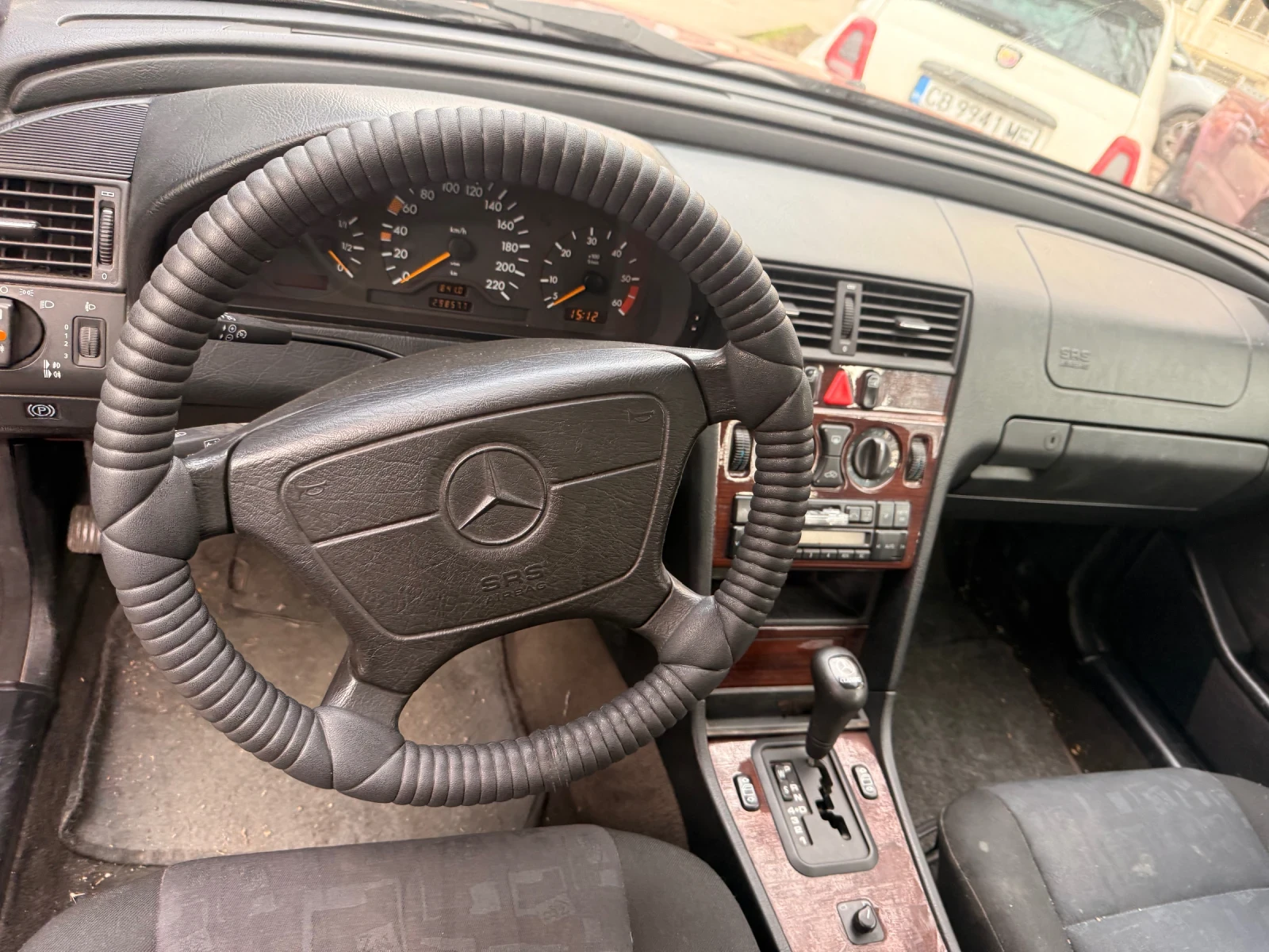Mercedes-Benz C 220, снимка 5 - Автомобили и джипове - 53538786