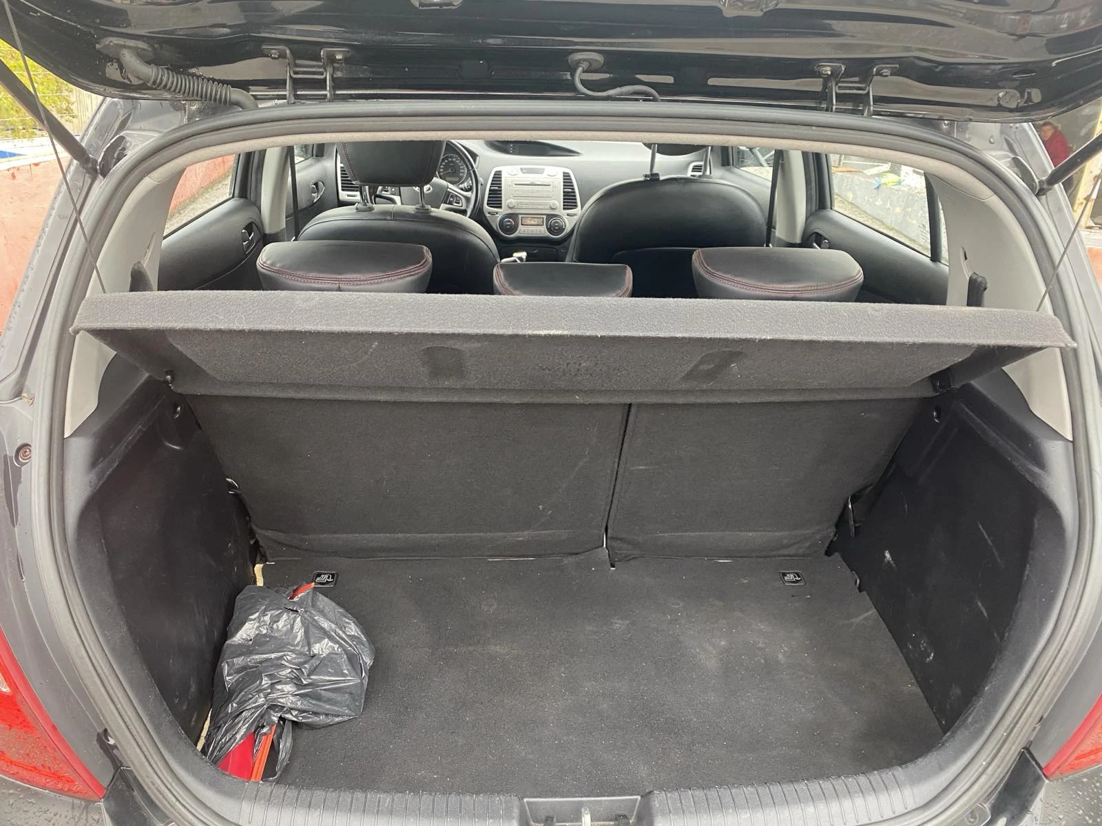 Hyundai I20, снимка 7 - Автомобили и джипове - 54015661