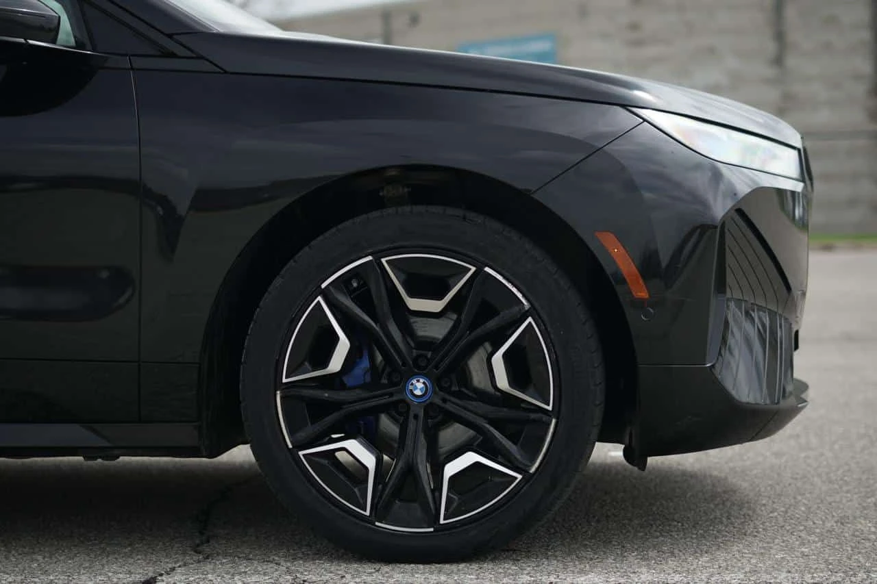 BMW iX xDrive40  CARFAX | Mobile.bg � ����������� 7