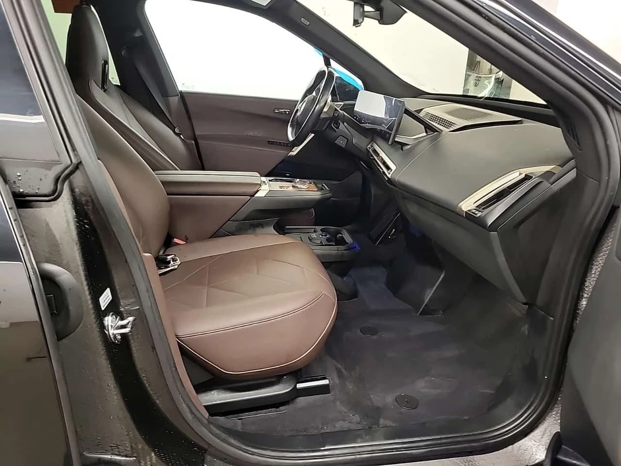 BMW iX xDrive40  CARFAX | Mobile.bg � ����������� 14