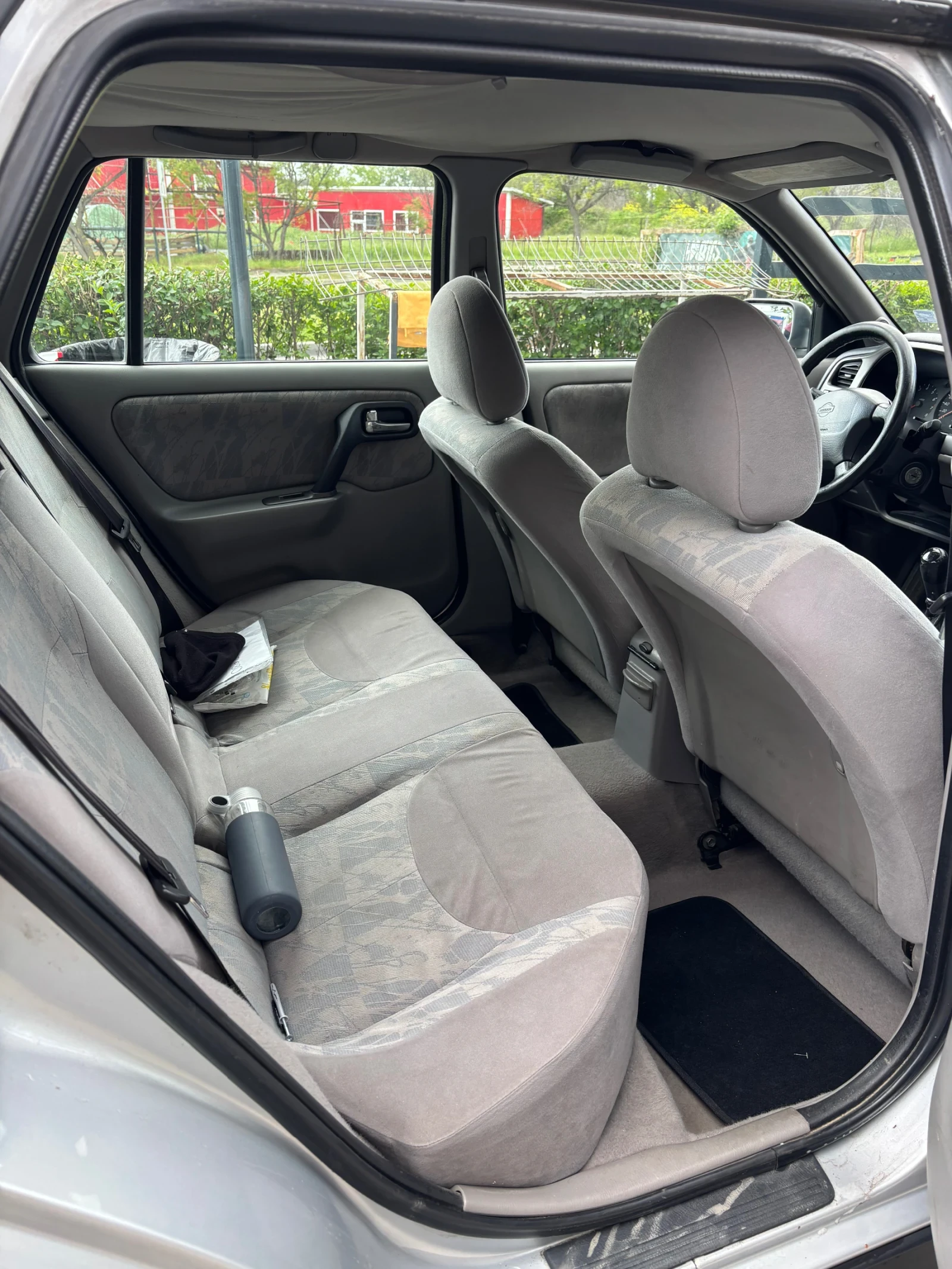 Nissan Primera 1.8, снимка 5 - Автомобили и джипове - 54496863