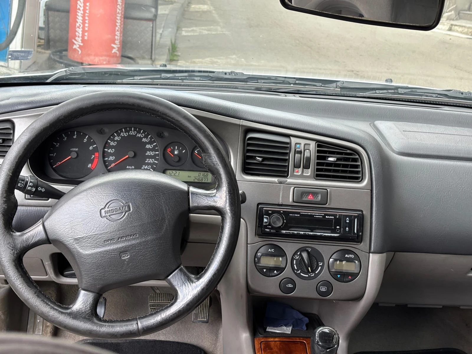 Nissan Primera 1.8, снимка 8 - Автомобили и джипове - 54496863