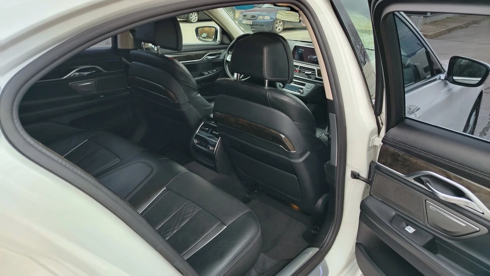 BMW 730 Xd G11, снимка 14 - Автомобили и джипове - 54597362