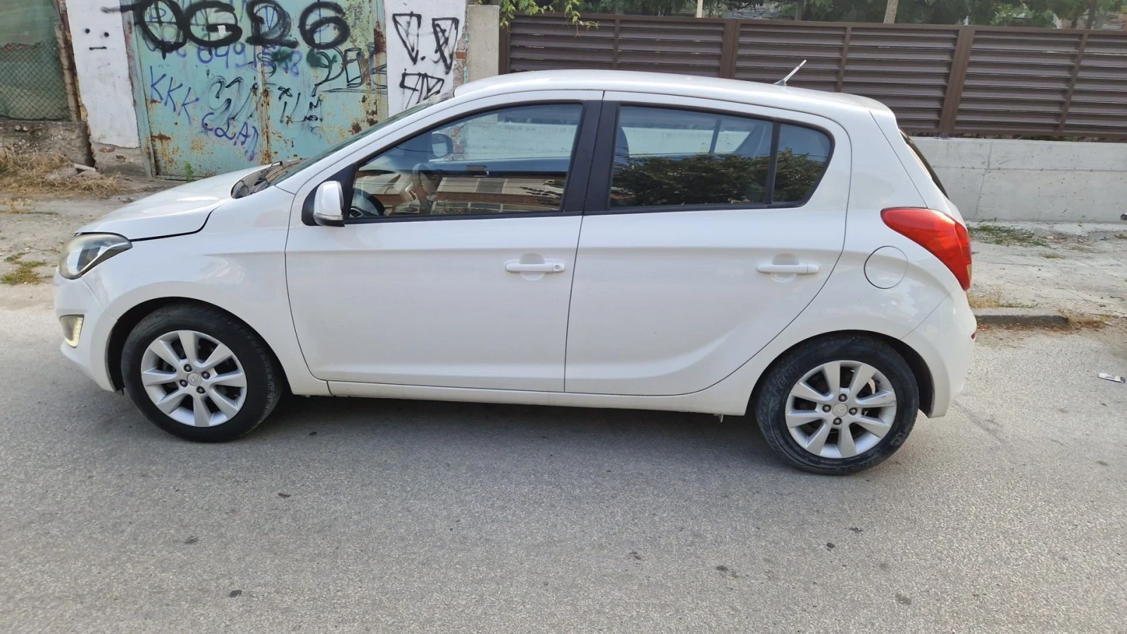 Hyundai I20 Blue GPL / Заводска газ, снимка 4 - Автомобили и джипове - 55105444