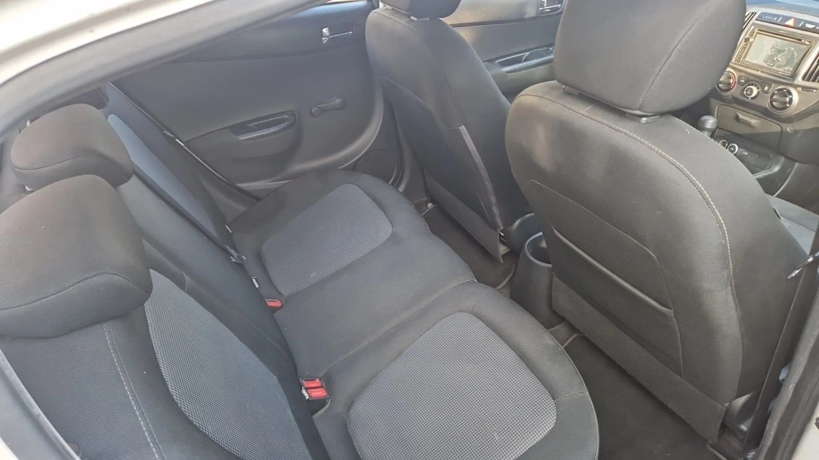 Hyundai I20 Blue GPL / Заводска газ, снимка 12 - Автомобили и джипове - 55105444
