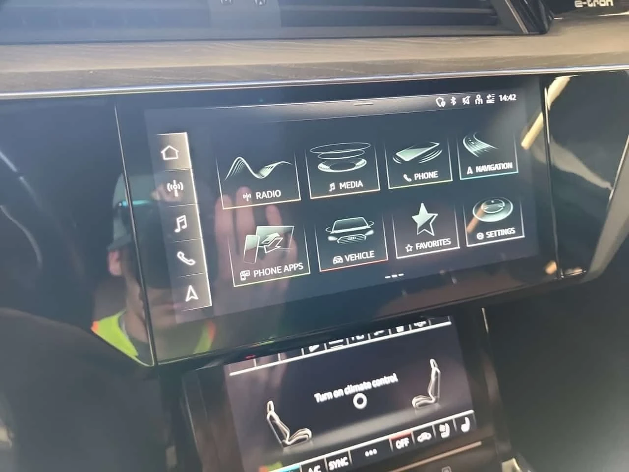 Audi E-Tron * TECHNIK * CARFAX * ОПЦИЯ ЗА ФИНАНСИРАНЕ, снимка 11 - Автомобили и джипове - 55338696