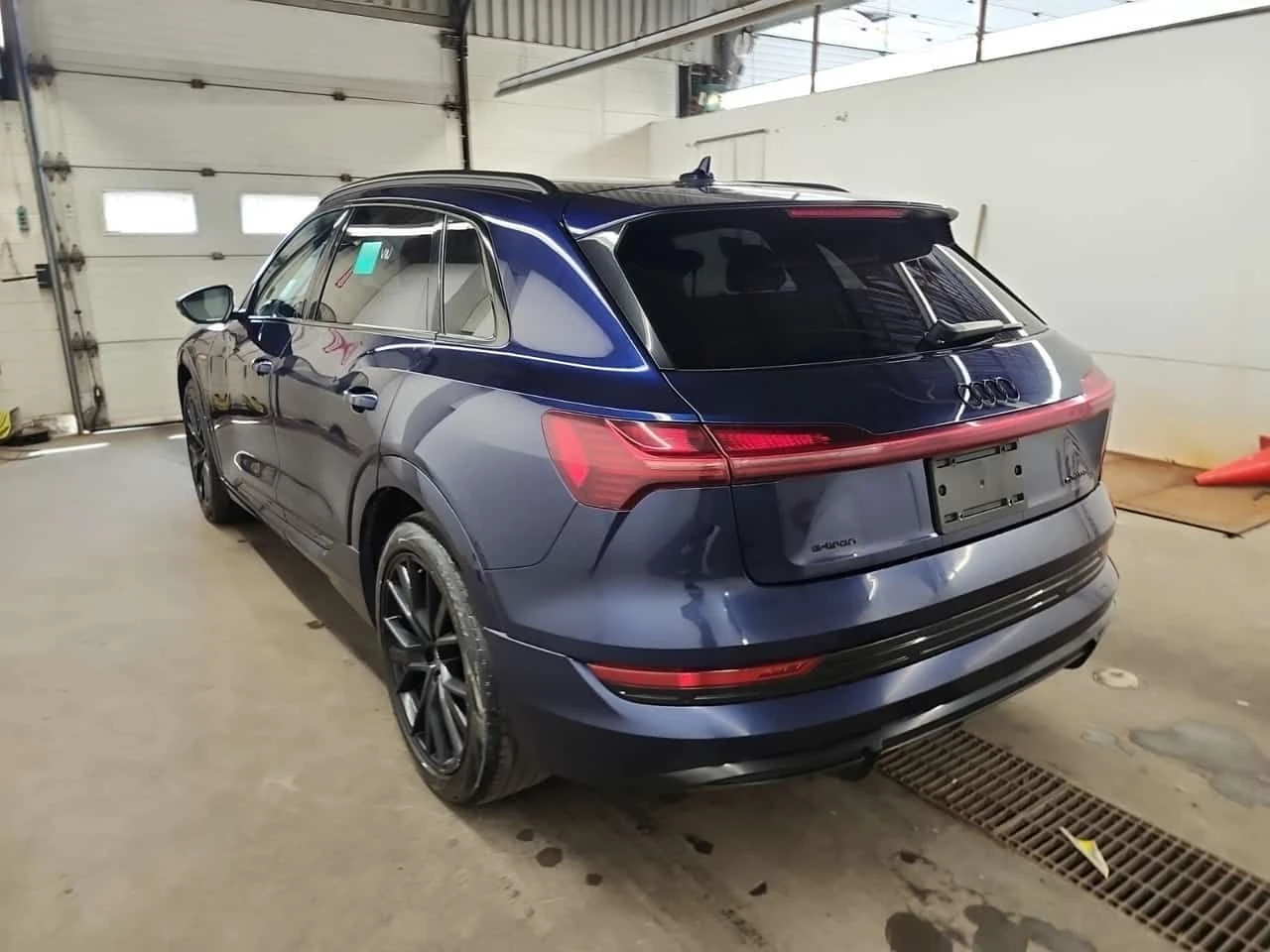 Audi E-Tron * TECHNIK * CARFAX * ОПЦИЯ ЗА ФИНАНСИРАНЕ, снимка 4 - Автомобили и джипове - 55338696