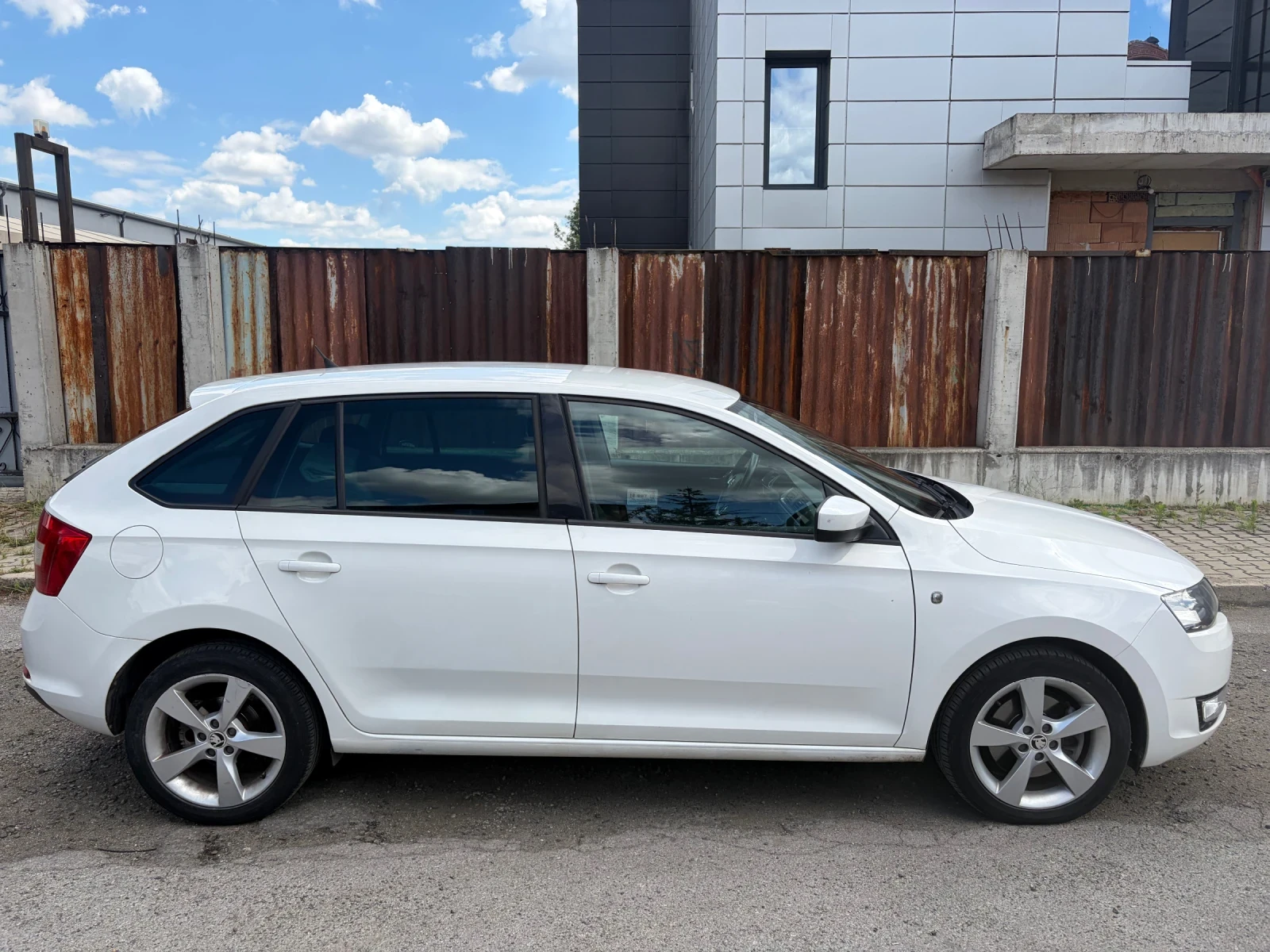 Skoda Rapid Spaceback, снимка 3 - Автомобили и джипове - 55421115