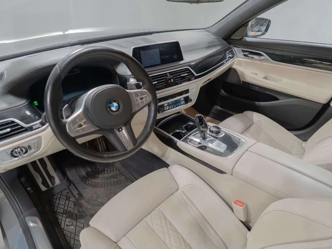BMW 750 * Фиксирана цена до БГ * CARFAX * Oт BMW * 36k km!, снимка 9 - Автомобили и джипове - 55570347