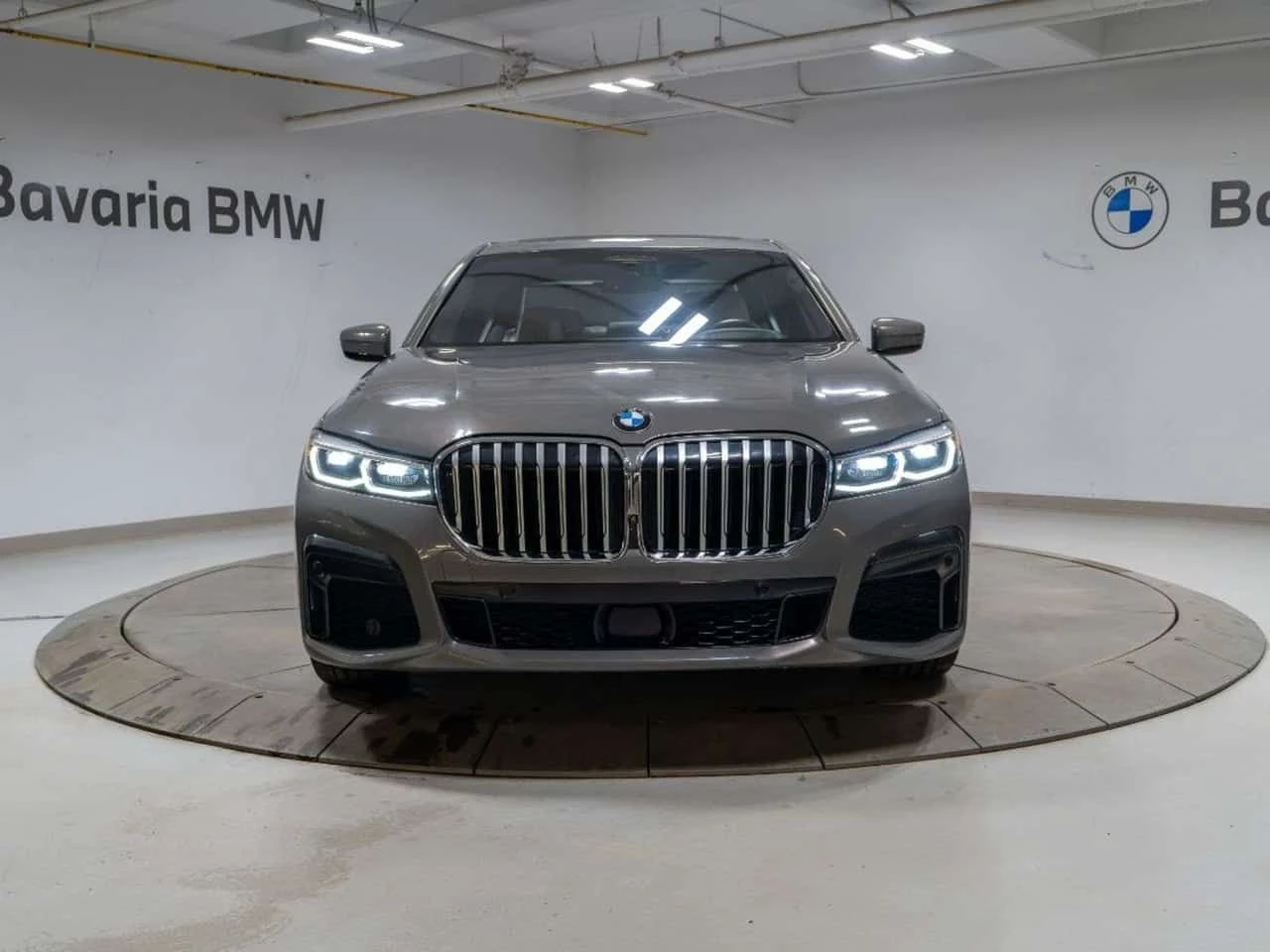 BMW 750 * Фиксирана цена до БГ * CARFAX * Oт BMW * 36k km!, снимка 2 - Автомобили и джипове - 55570347