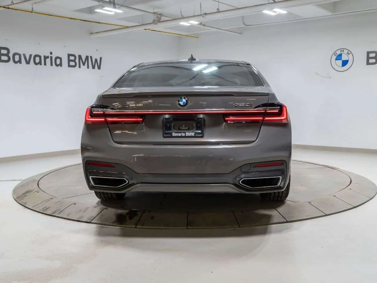 BMW 750 * Фиксирана цена до БГ * CARFAX * Oт BMW * 36k km!, снимка 5 - Автомобили и джипове - 55570347