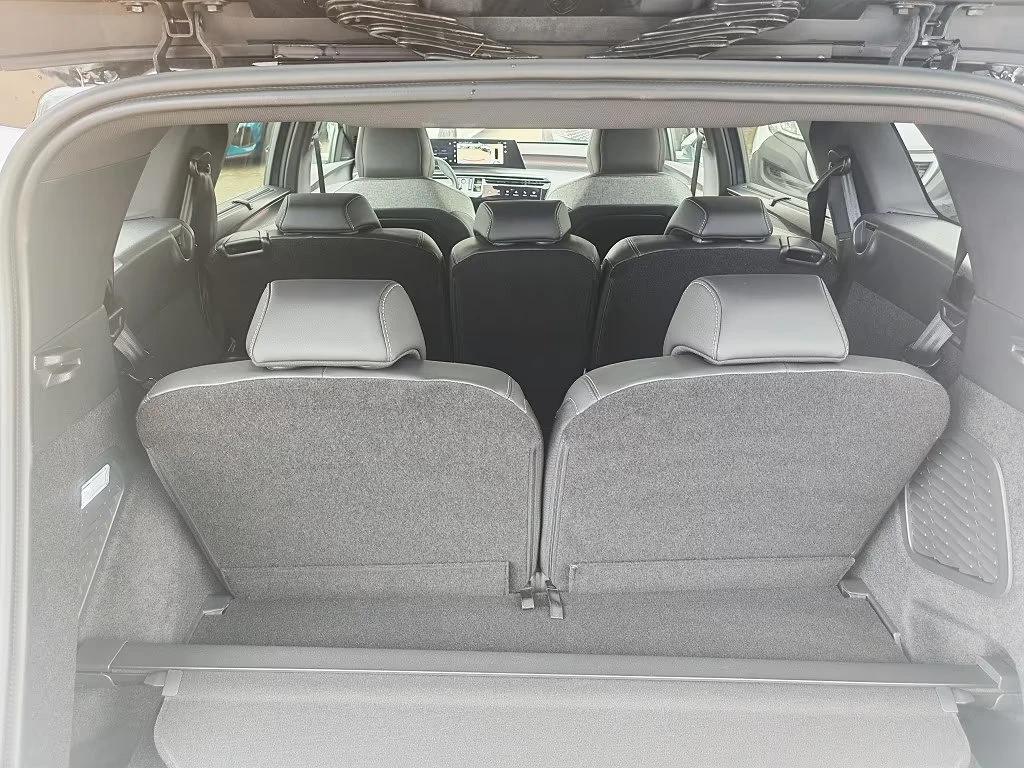 Peugeot 5008 PHEV/194HP/7S/GT-LINE/PANO/CAM/LED/NAVI/CPLAY/637q, снимка 13 - Автомобили и джипове - 55791150