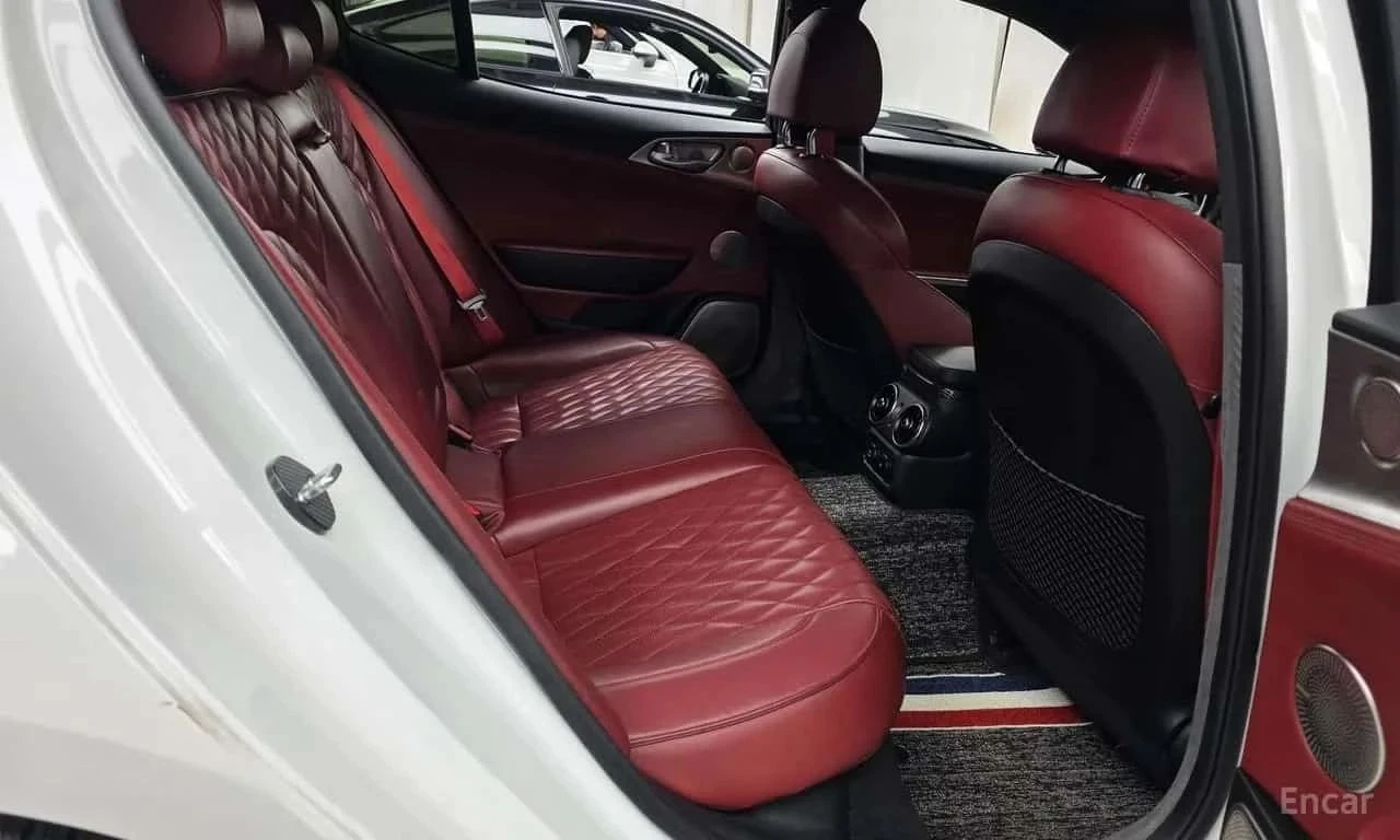 Kia Stinger, снимка 12 - Автомобили и джипове - 56730448