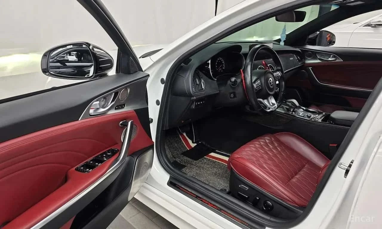 Kia Stinger, снимка 10 - Автомобили и джипове - 56730448