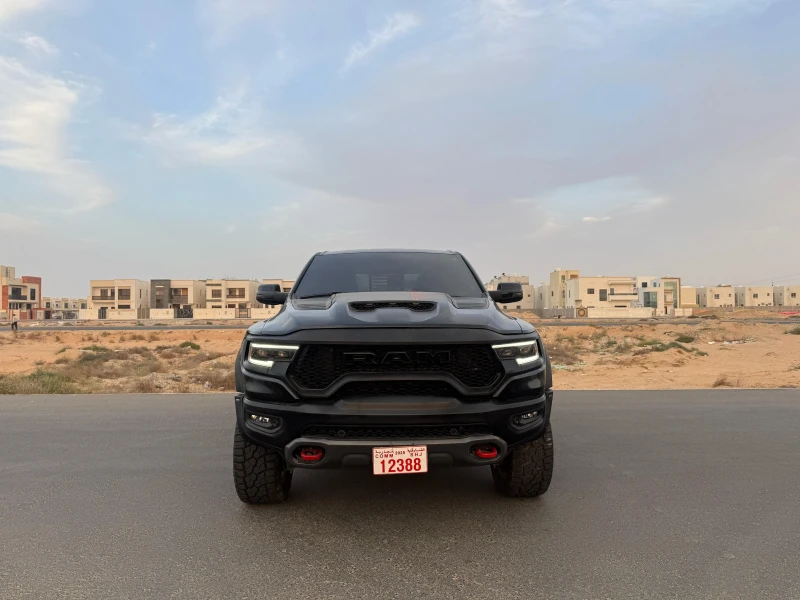 Dodge RAM 1500 Laramie, снимка 1 - Автомобили и джипове - 49388185