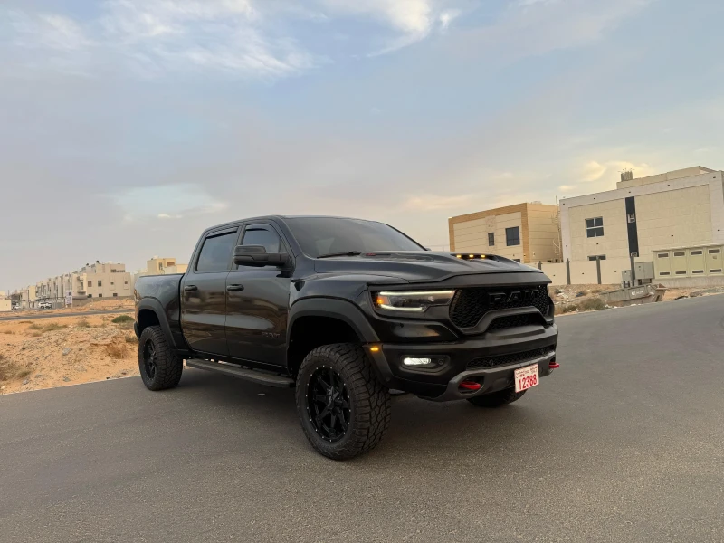 Dodge RAM 1500 Laramie, снимка 8 - Автомобили и джипове - 49388185