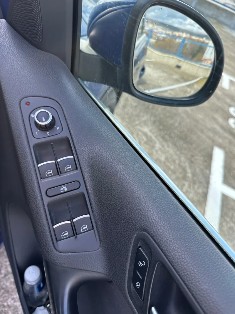 VW Tiguan, снимка 15 - Автомобили и джипове - 52652383