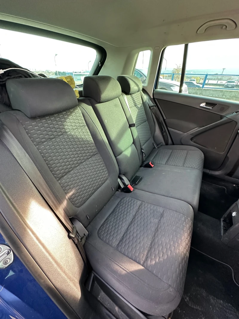 VW Tiguan, снимка 14 - Автомобили и джипове - 52652383
