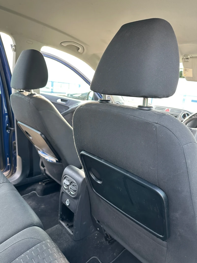VW Tiguan, снимка 17 - Автомобили и джипове - 52652383