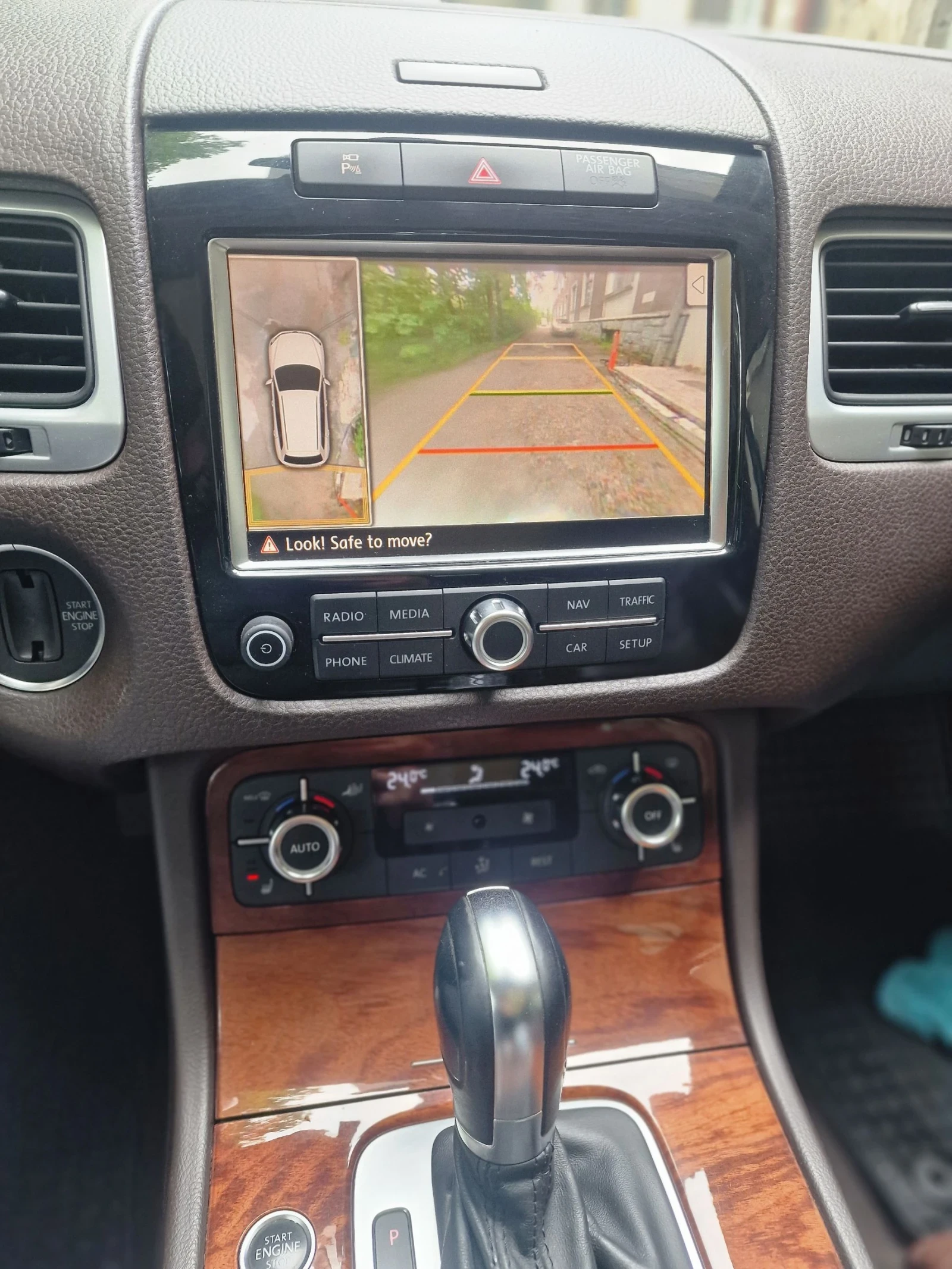 VW Touareg, снимка 17 - Автомобили и джипове - 54175648