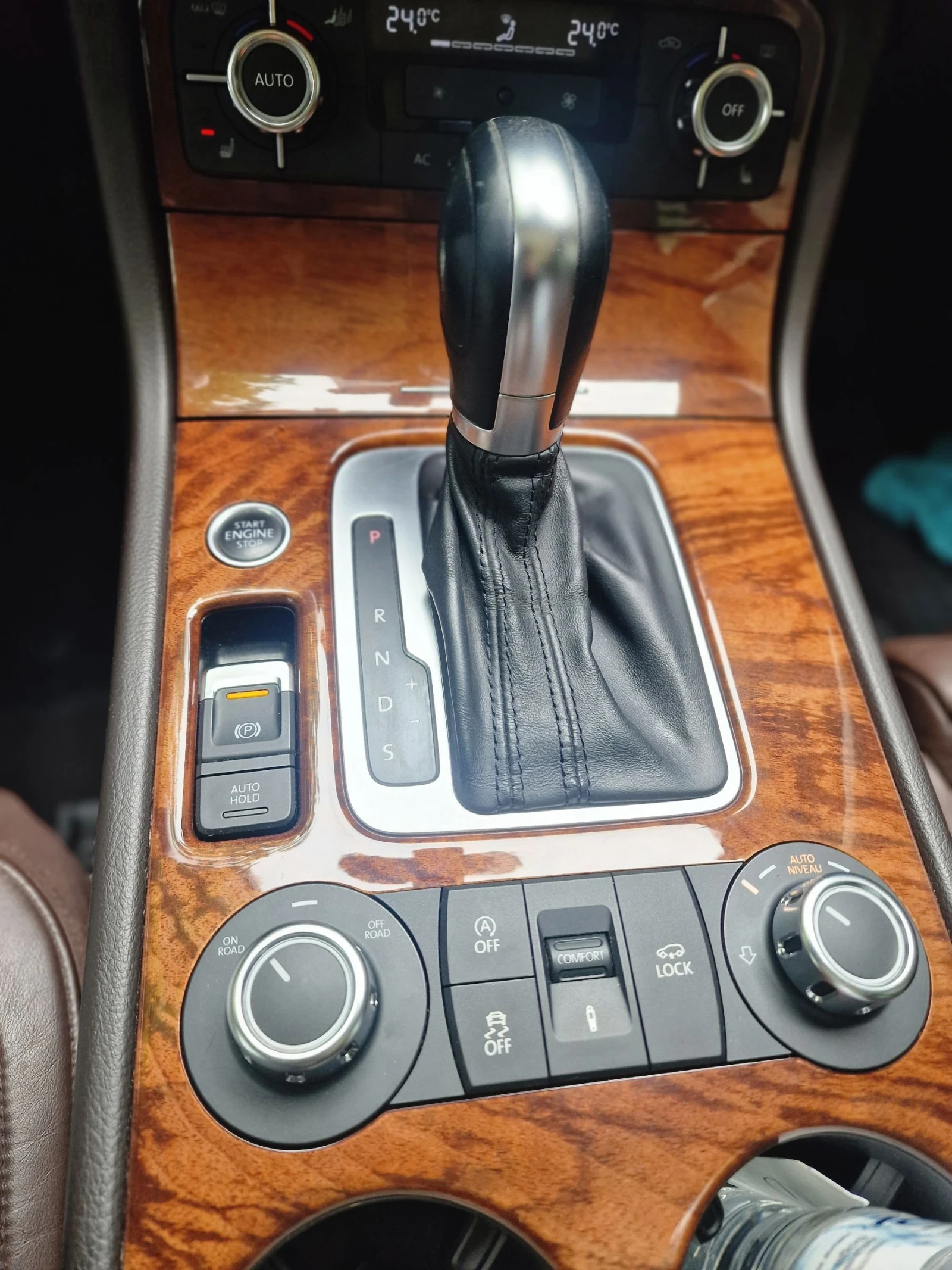 VW Touareg, снимка 16 - Автомобили и джипове - 54175648