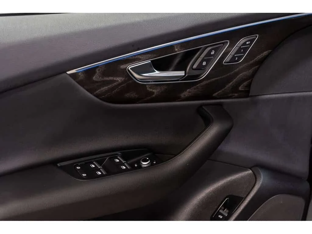 Audi Q7 55TFSI * S-Line * Без инциденти * Цена до БГ * , снимка 15 - Автомобили и джипове - 53960486