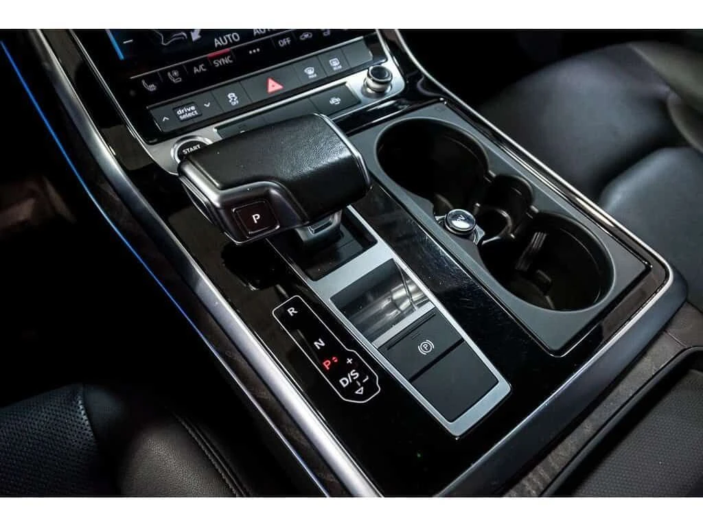 Audi Q7 55TFSI * S-Line * Без инциденти * Цена до БГ * , снимка 12 - Автомобили и джипове - 53960486