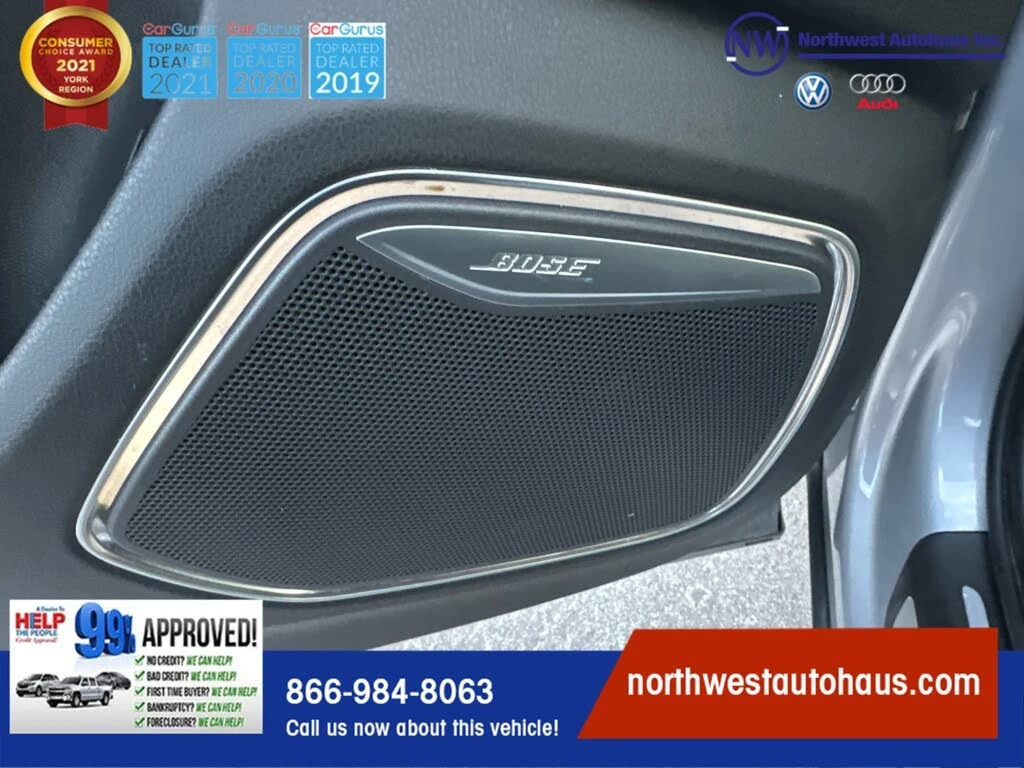 Audi Q3 2.0T* quattro* Technik* AвтоКредит * (ЦЕНА ДО БГ), снимка 14 - Автомобили и джипове - 54429564