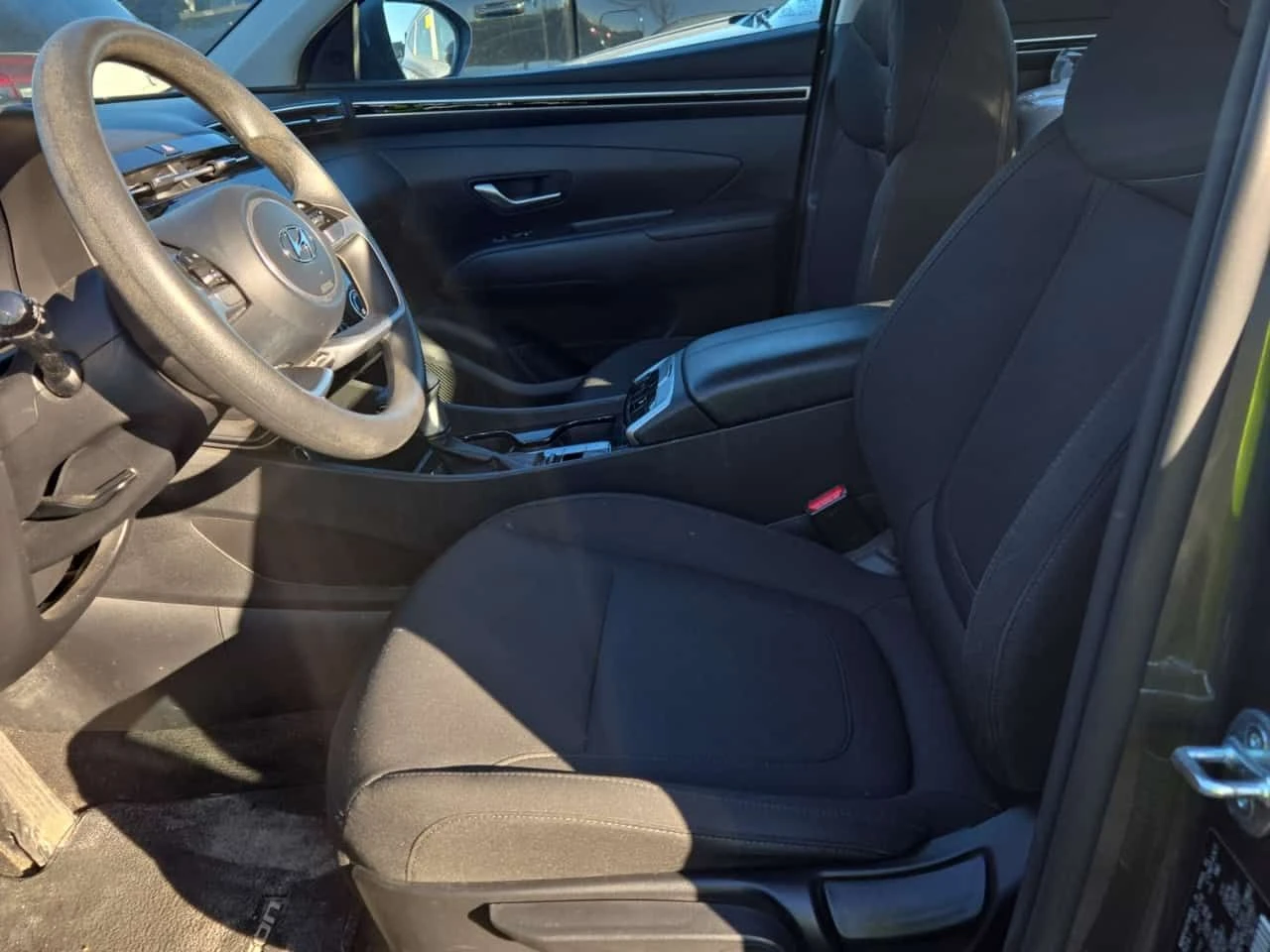 Hyundai Tucson * ESSENTIAL * АВТОКРЕДИТ БЕЗ ПЪРВОНАЧАЛНА ВНОСКА *, снимка 9 - Автомобили и джипове - 54594217
