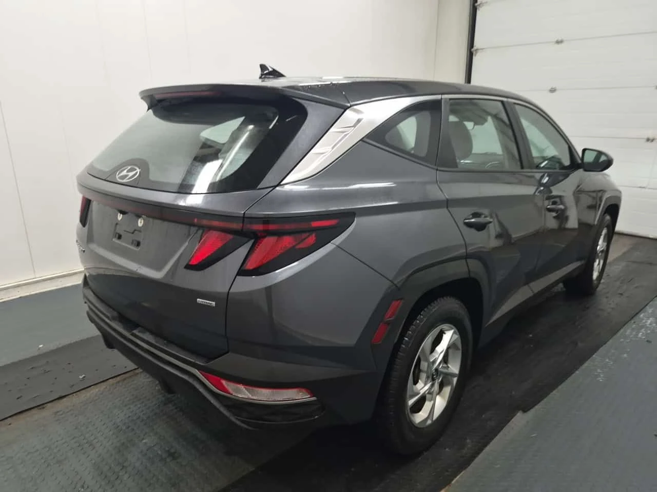 Hyundai Tucson * ESSENTIAL * АВТОКРЕДИТ БЕЗ ПЪРВОНАЧАЛНА ВНОСКА *, снимка 3 - Автомобили и джипове - 54594217