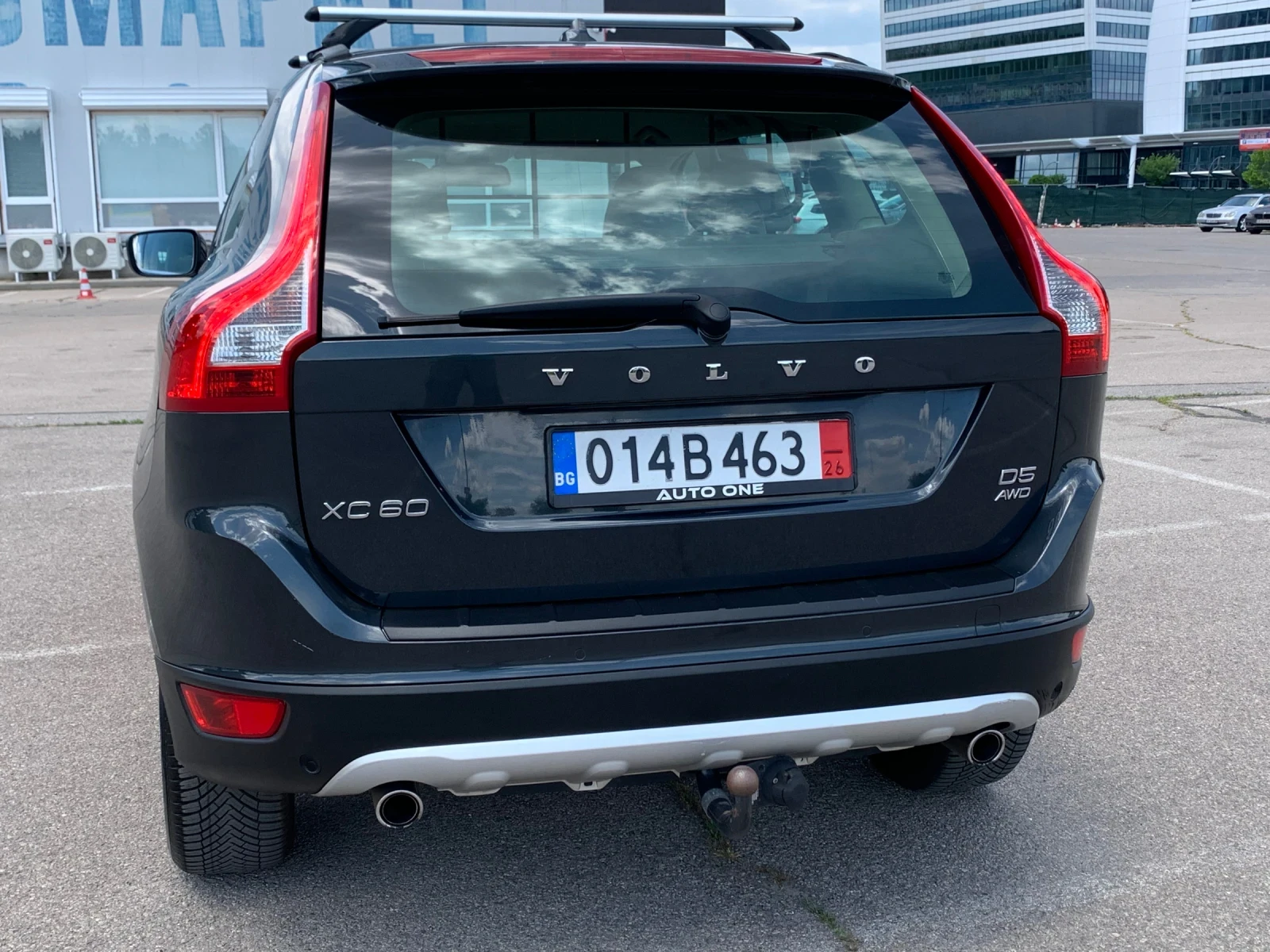 Volvo XC60 2.4.D5* MOMENTUM.AWD.ПЪЛНА СЕРВ. ИСТ.ВОЛВО.ХОЛАНДИ, снимка 6 - Автомобили и джипове - 54980992