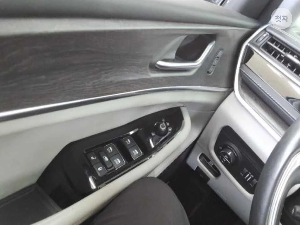 Jeep Grand cherokee L 3.6 OVERLAND HEAD UP 360CAM PANORAMA FULL, снимка 12 - Автомобили и джипове - 55524467