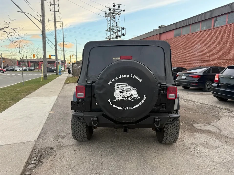 Jeep Wrangler * Sahara * АВТОКРЕДИТ БЕЗ ПЪРВОНАЧАЛНА ВНОСКА* , снимка 4 - Автомобили и джипове - 56038952