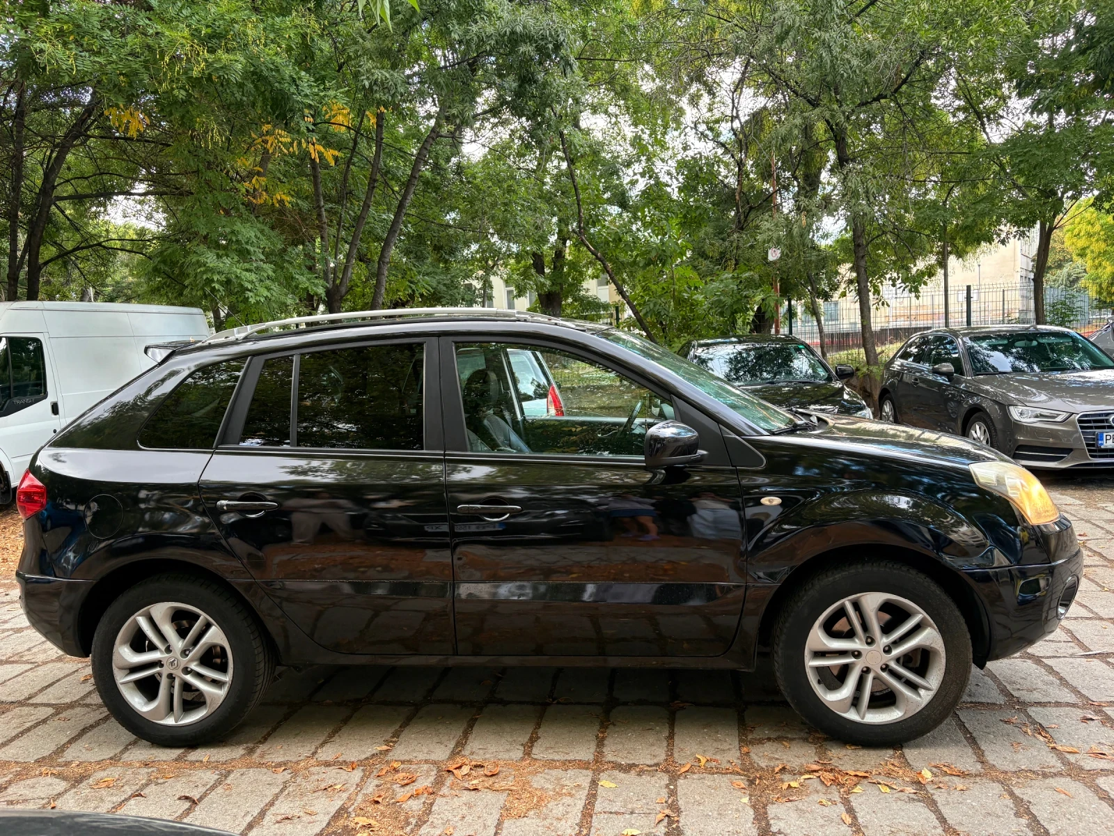 Renault Koleos 2.0 dCi, снимка 2 - Автомобили и джипове - 56261517