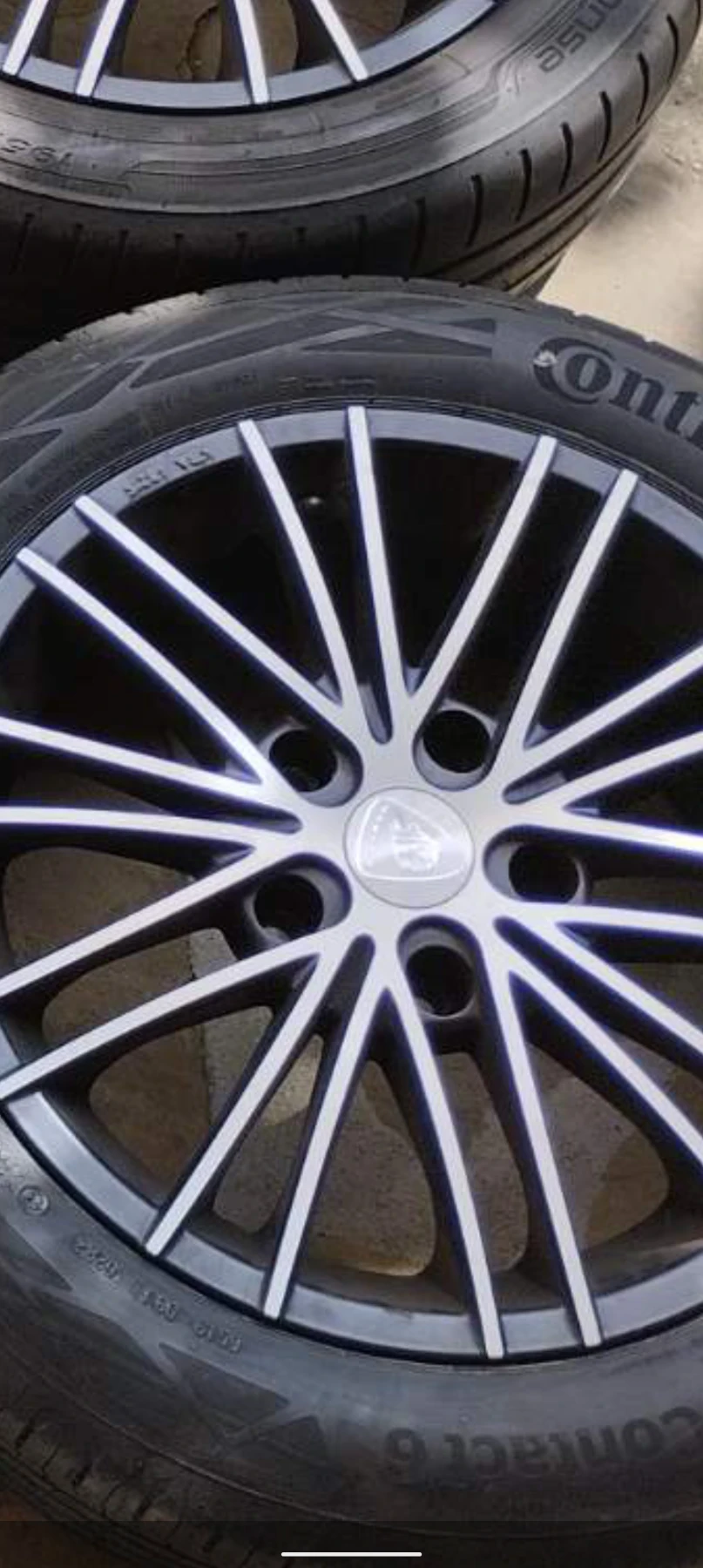 Гуми с джанти Continental 195/55R28