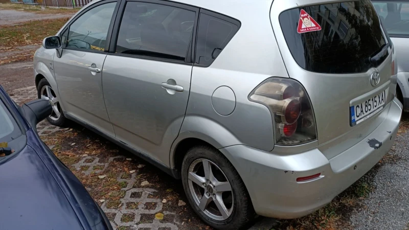 Toyota Corolla verso, снимка 10 - Автомобили и джипове - 45360720