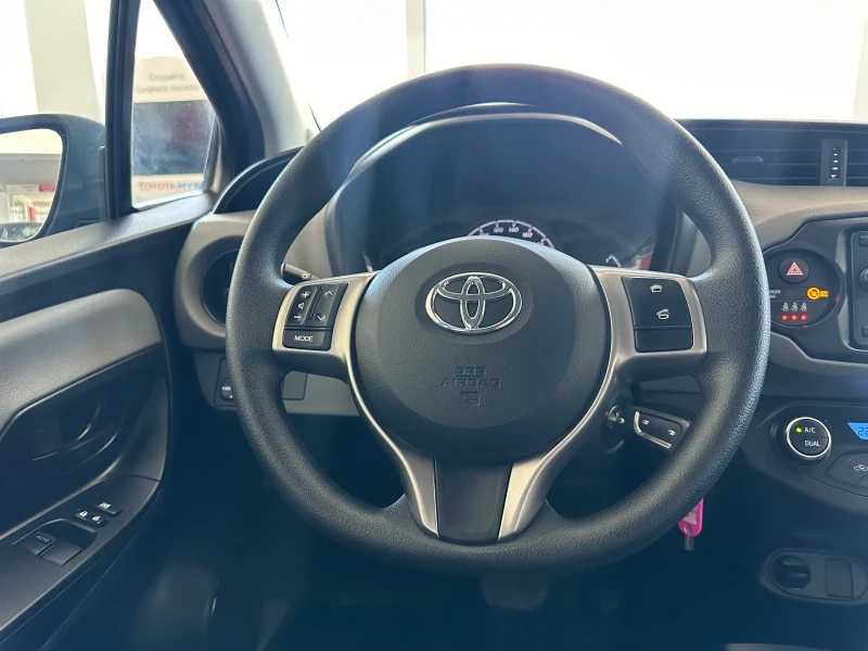 Toyota Yaris, снимка 11 - Автомобили и джипове - 46987936