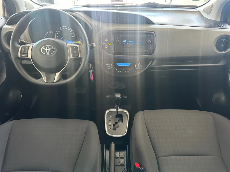 Toyota Yaris, снимка 10 - Автомобили и джипове - 46987936