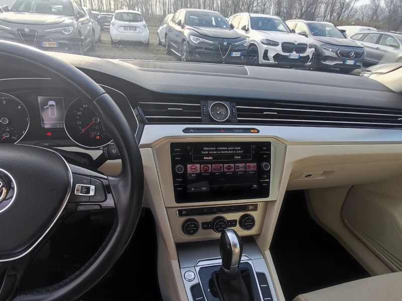 VW Passat 1.6 tdi 120 cv DSG, снимка 5 - Автомобили и джипове - 48752419