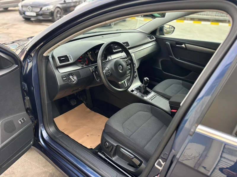 VW Passat 1.6 TDi, снимка 7 - Автомобили и джипове - 48807820