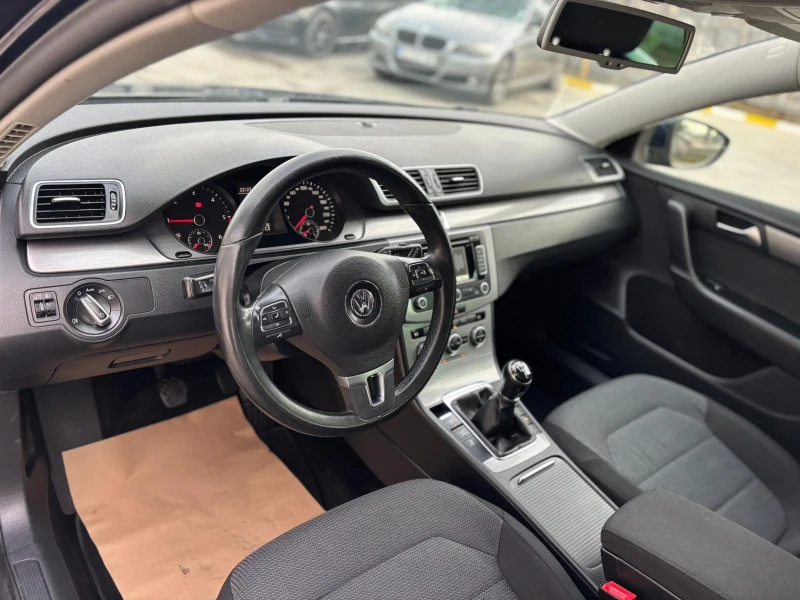 VW Passat 1.6 TDi, снимка 10 - Автомобили и джипове - 48807820