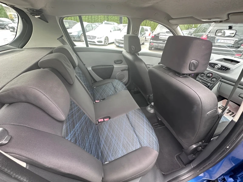 Renault Clio 1.2i - КЛИМАТИК, снимка 13 - Автомобили и джипове - 50208220