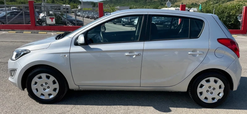 Hyundai I20, снимка 8 - Автомобили и джипове - 52558032